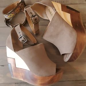 Inkkas platform wedge peeptoe